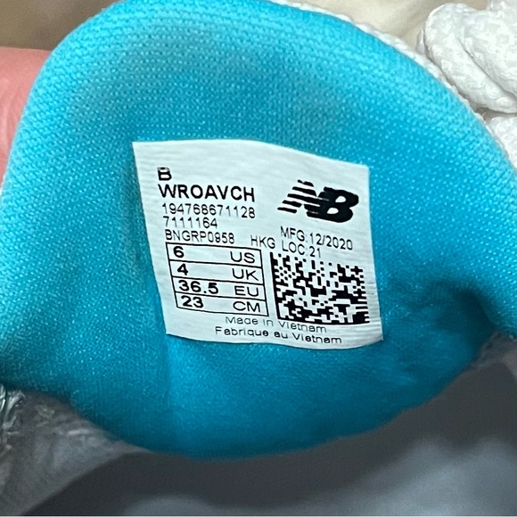 New Balance training shoes - Picture 4 of 4